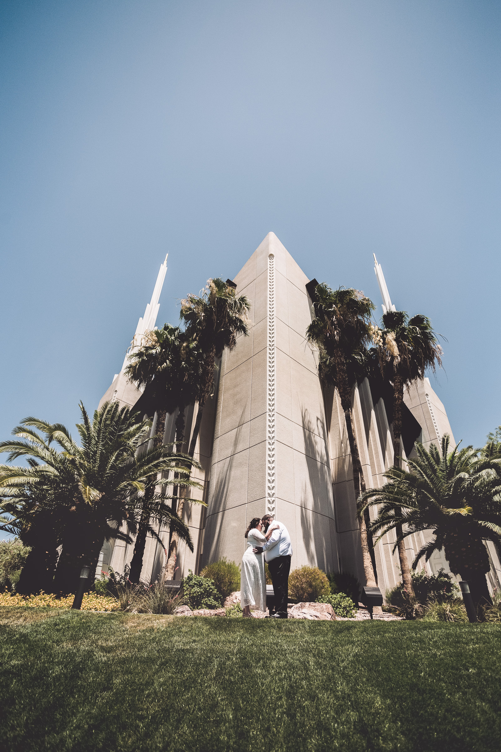 Wedding portraits on the Las Vegas temple grounds